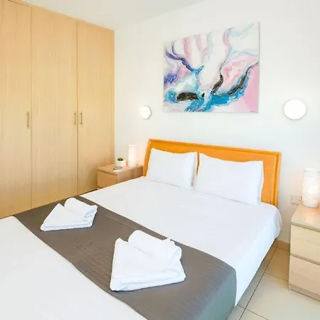 Lula - Coralli Beachfront Paralimni