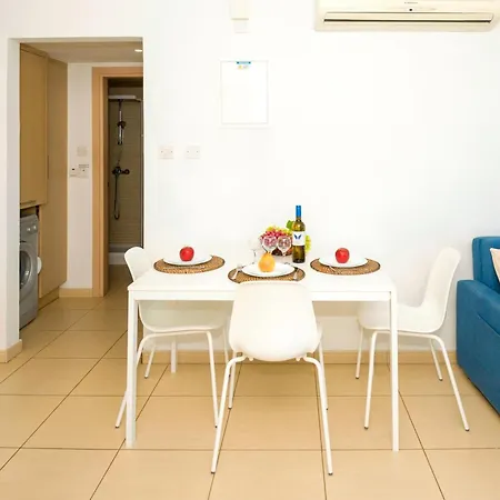 Lula - Coralli Beachfront Paralimni