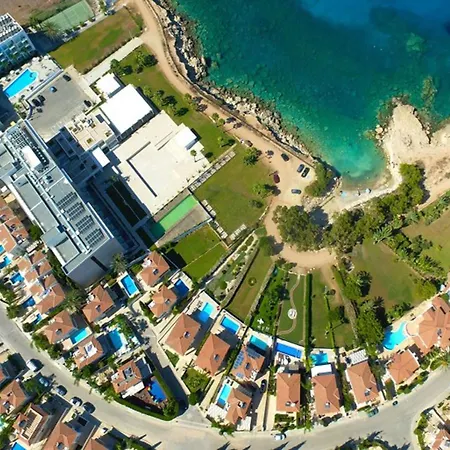 Дом отдыха Lula - Coralli Beachfront Паралимни